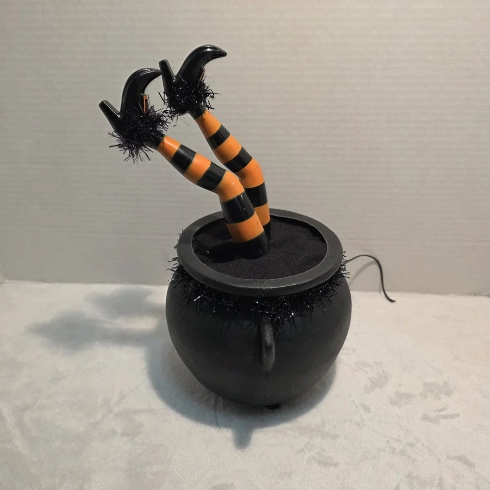 Animated Halloween Kicking Cackling Witch‎ Leg Cauldron Tekky Toys Tested